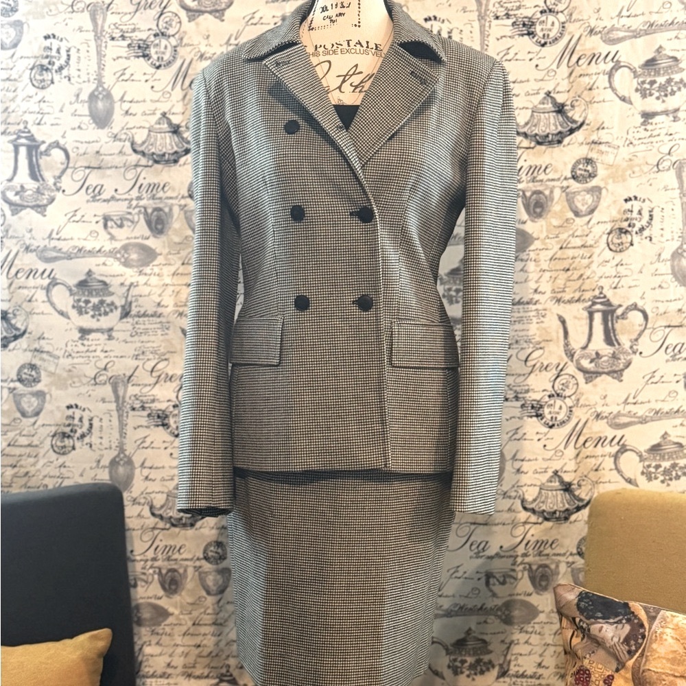 Michael Kors “Fine Feathers” Houndstooth Wool Suit – Size 4